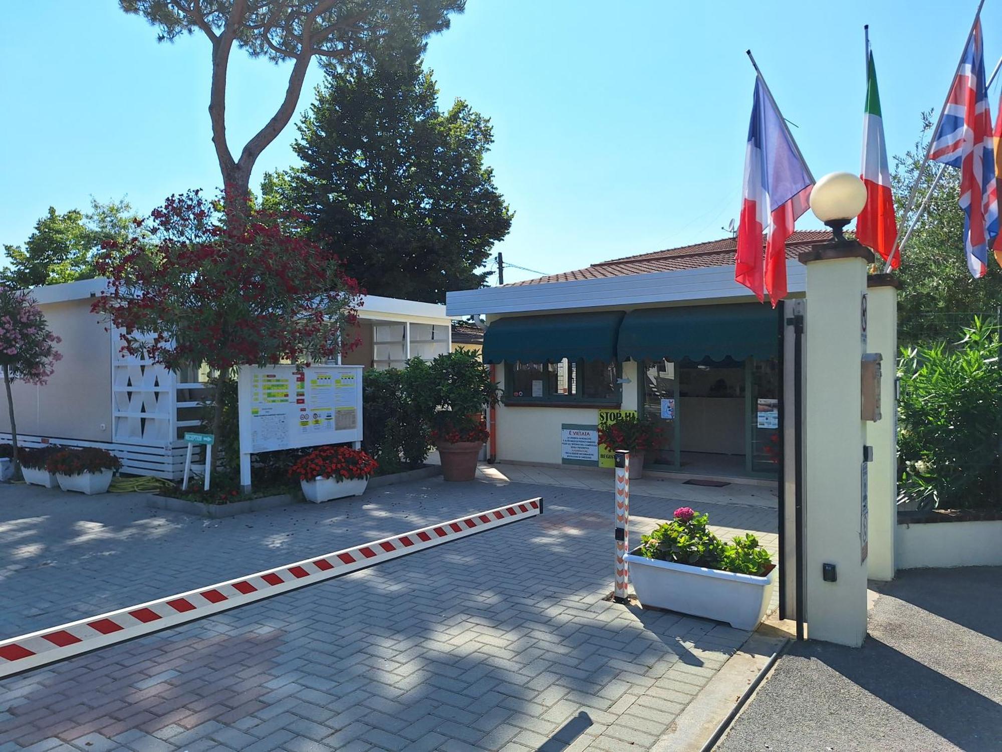 Camping Parco Vacanza Partaccia 2 Marina di Massa Exterior foto
